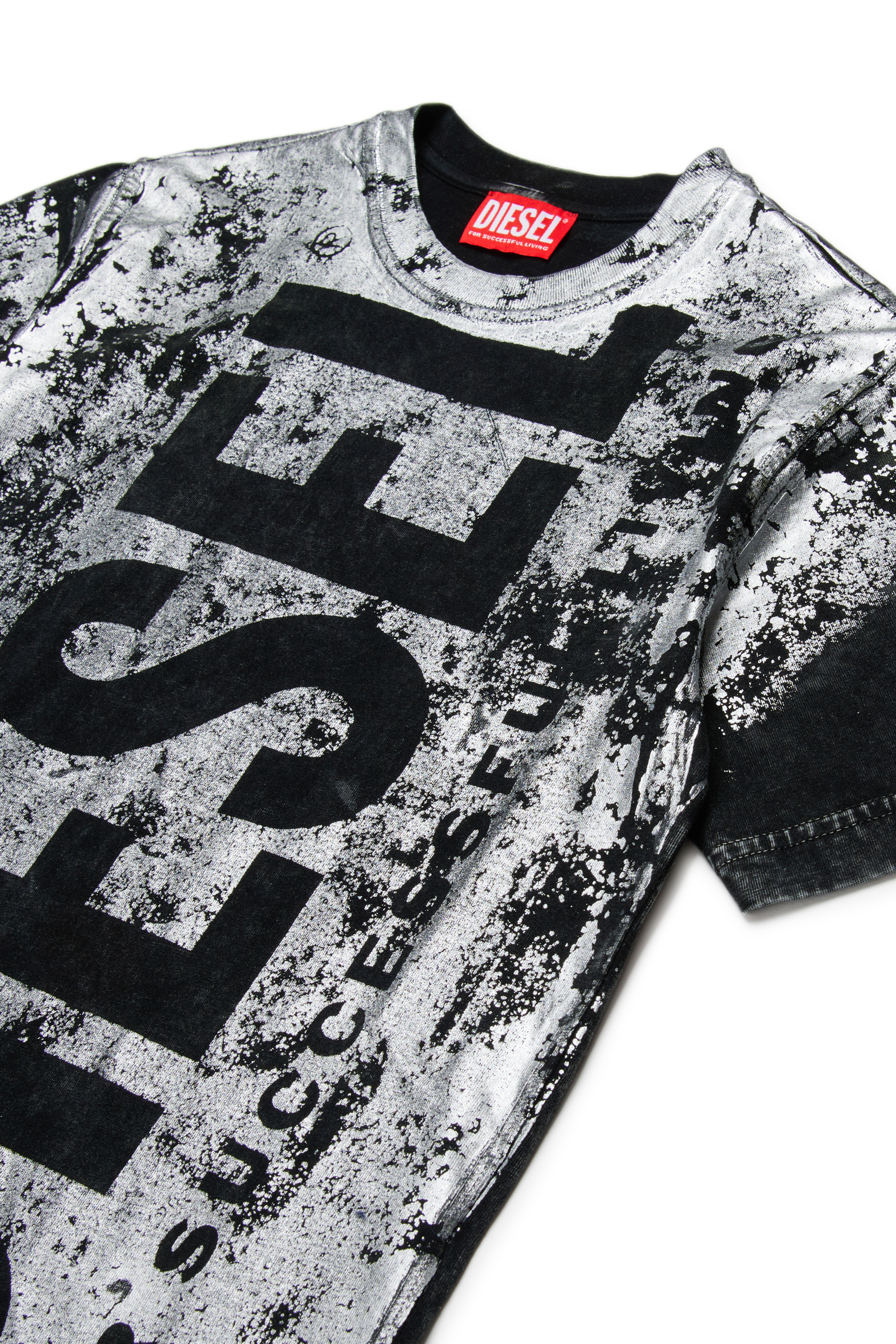 Diesel - TABOXTAR2 OVER, Man's T-shirt with chalk-effect print in Black - 3