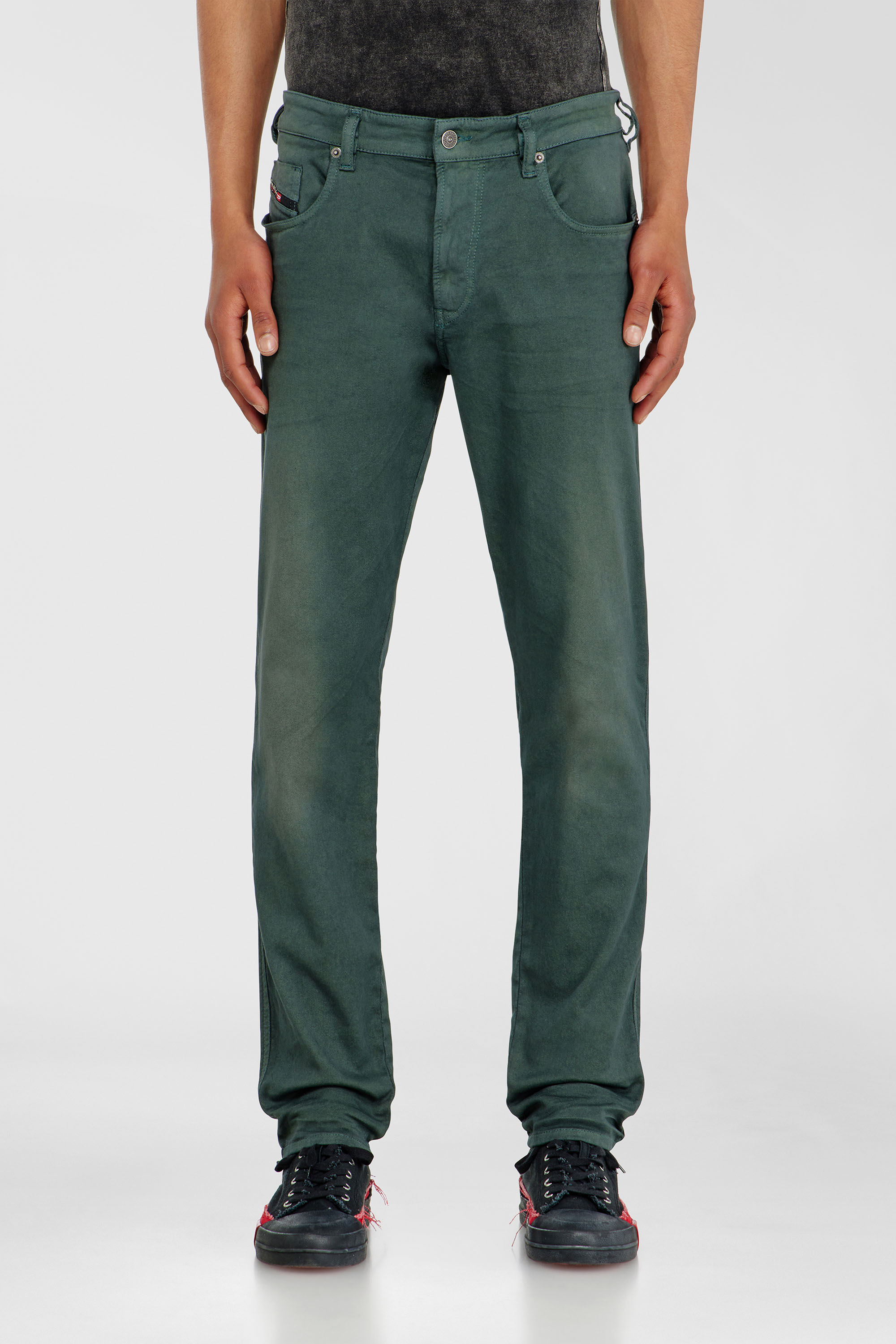 Diesel - Man's Slim 2062 D-Strukt Joggjeans&reg; 0670M, Dark Green - 2