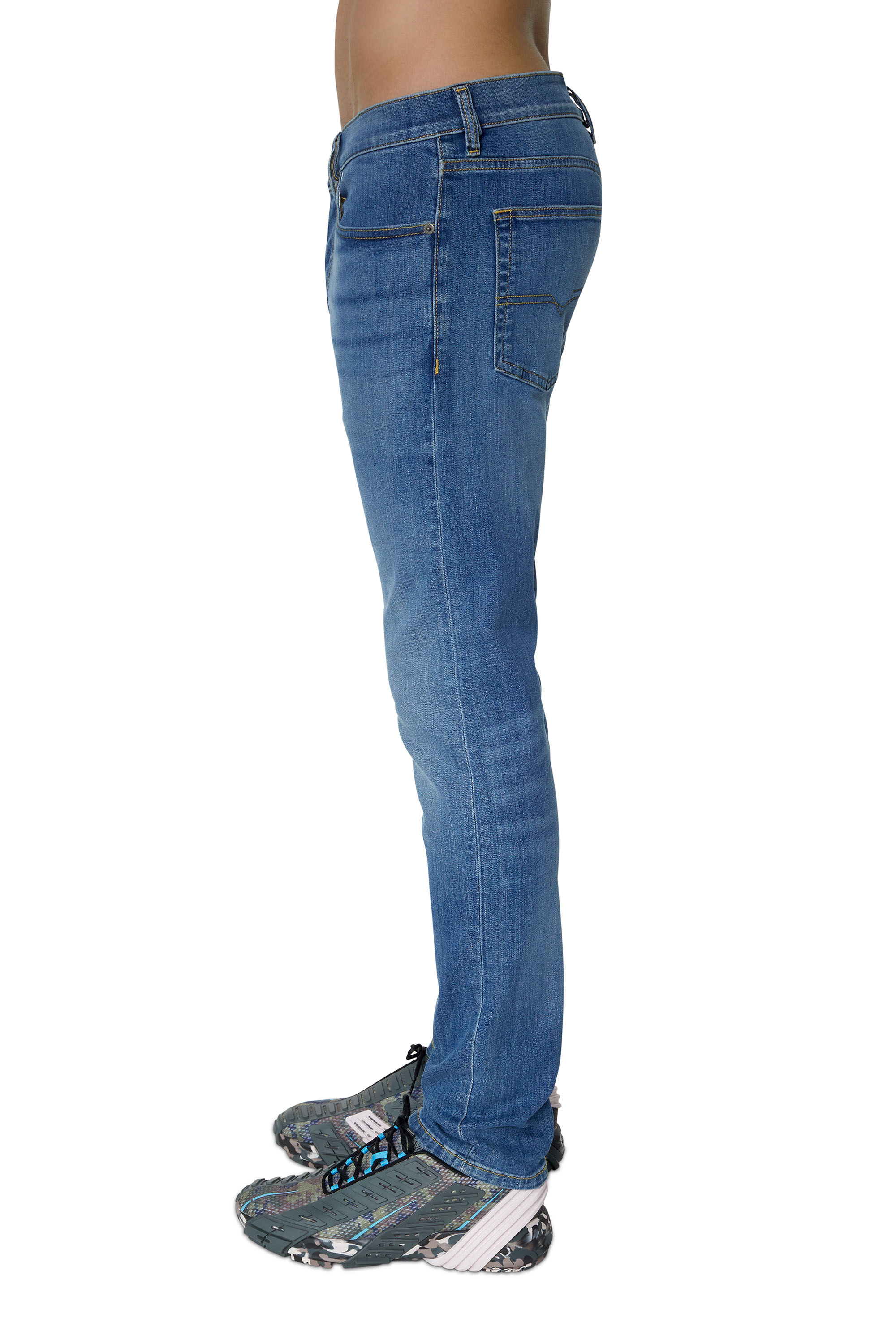 Diesel - D-Luster 0ELAV Slim Jeans, Medium blue - Image 4