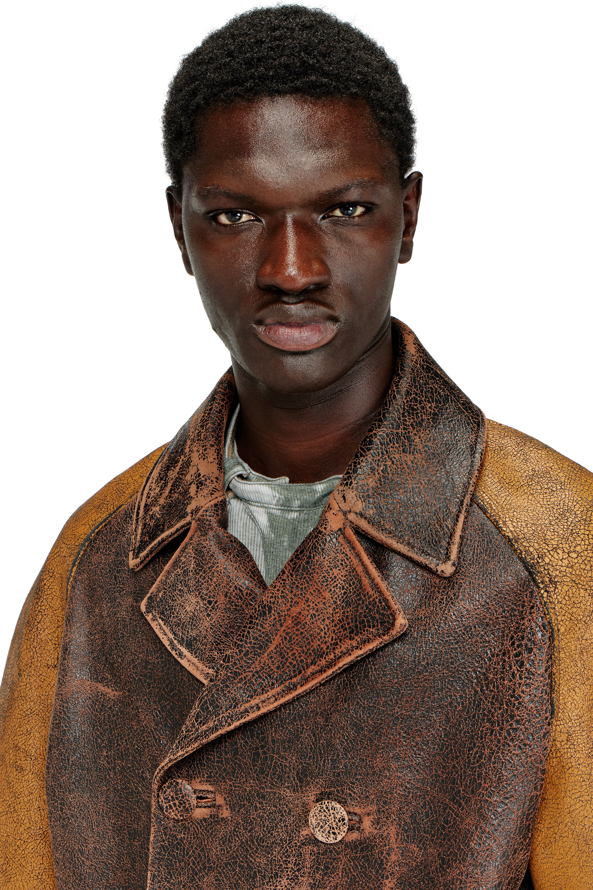 Diesel - L-NAHUN, Man's Cocoon peacoat in crackle leather in Brown - 5