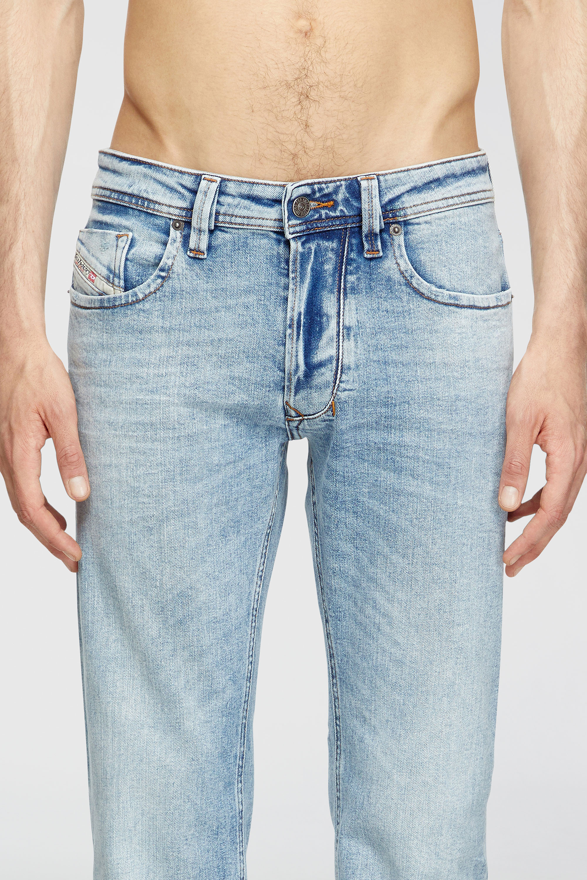 Men's Regular Jeans | Low Waist 1985 LarkeeLight Blue | Diesel TR