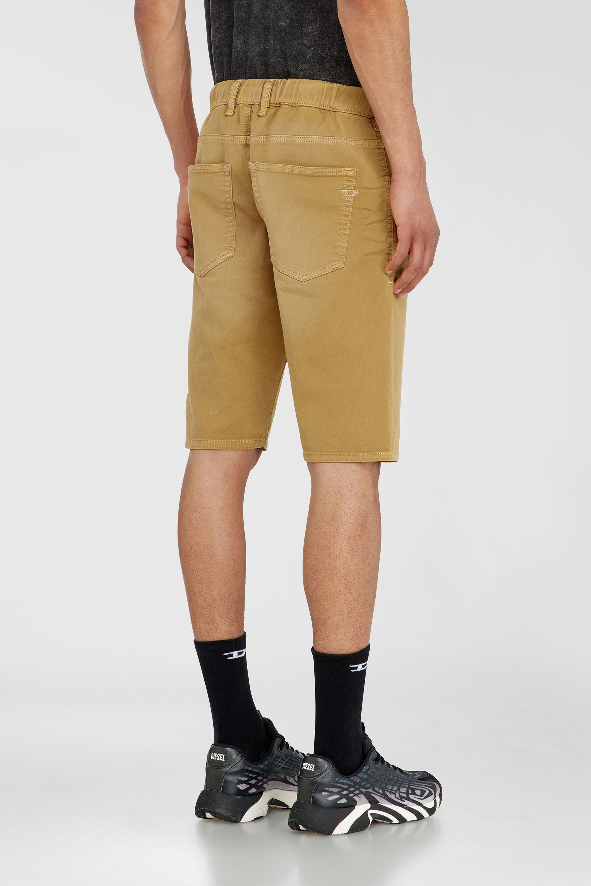 Diesel - 2033 D-KROOLEY-SHORT-BW JOGG, Man's Slim shorts in coloured denim in Beige - 4