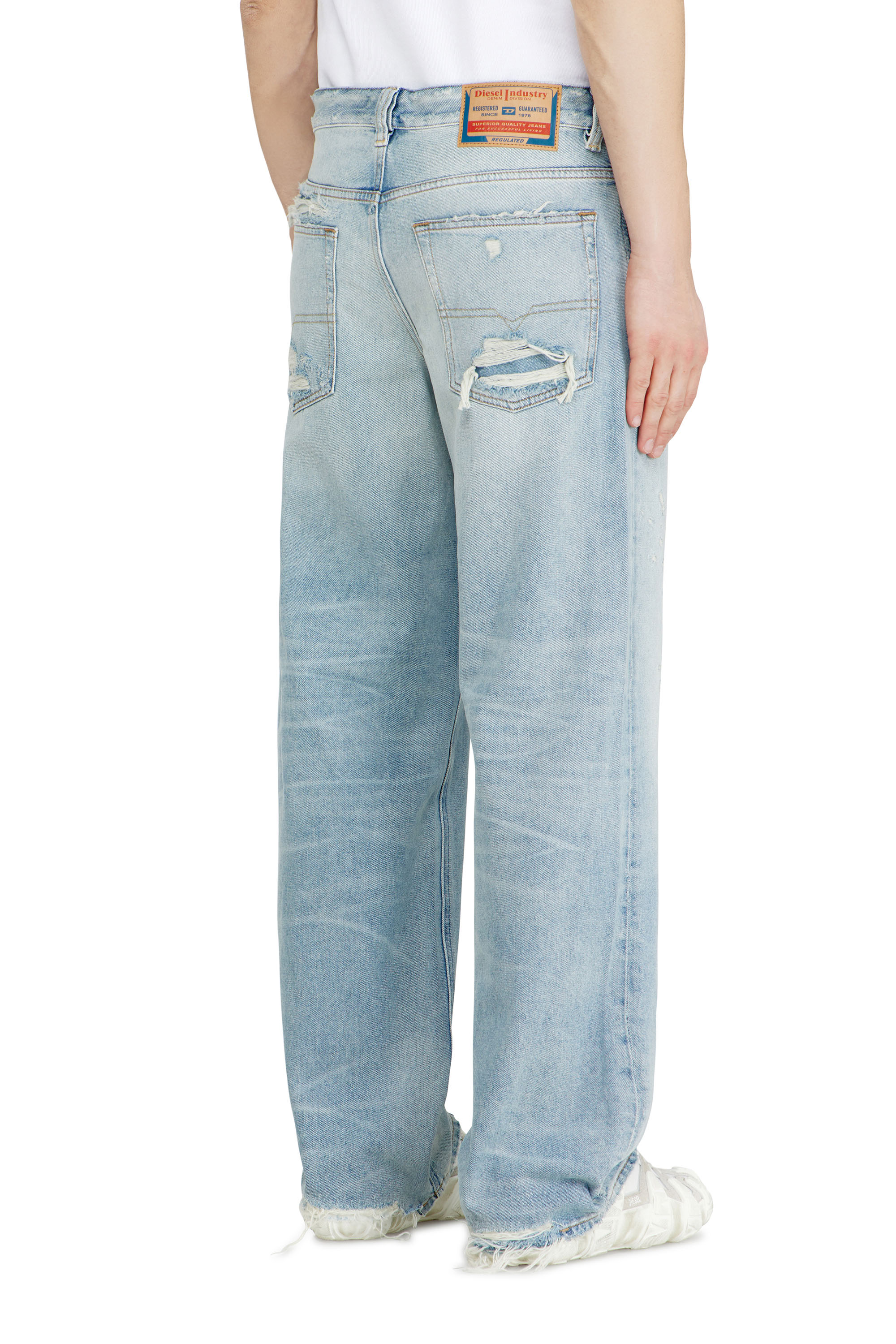 Men's Relaxed Jeans | Light Blue | Diesel 2001 D-Macro