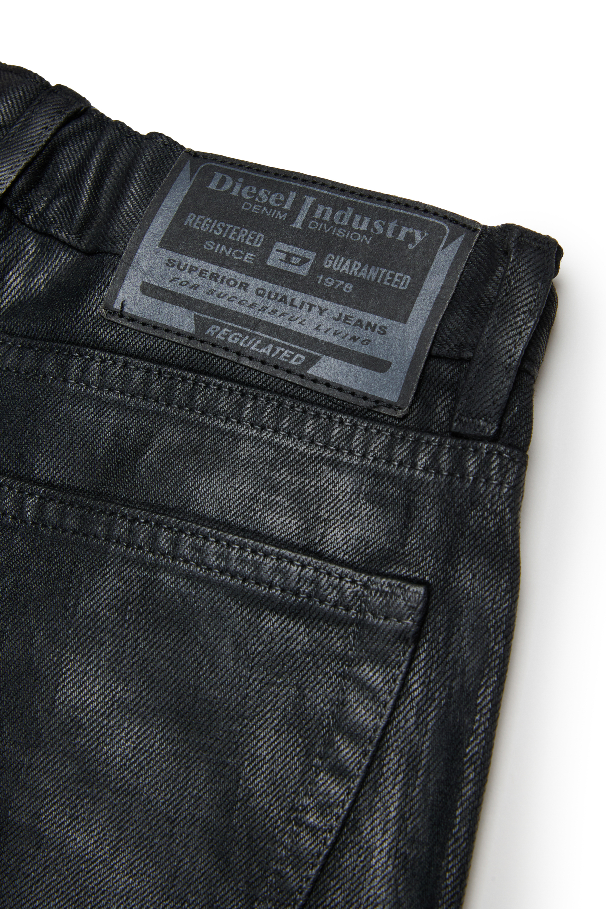 Diesel - D-ARGJX-SHORT-SP-J, Woman's Denim shorts with frayed details in Black/Dark grey - 4