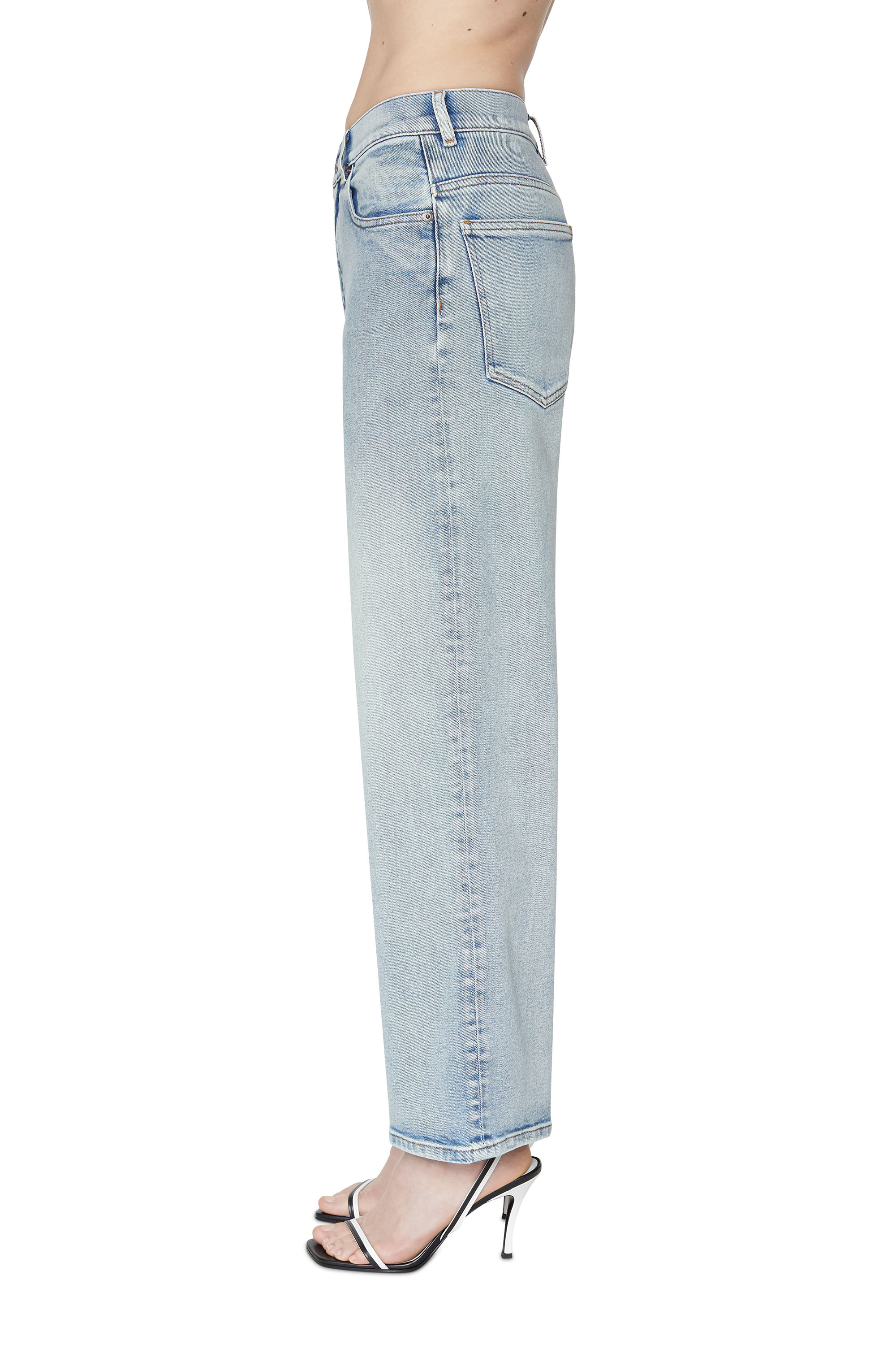 Women's Jeans and Apparel: Discover our 